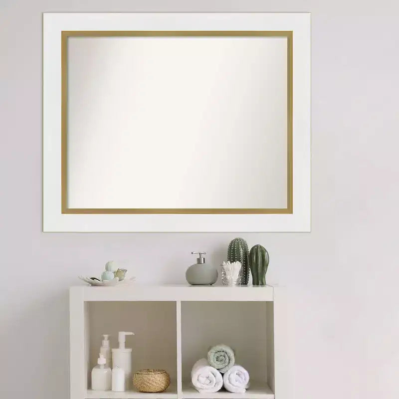 Specchio da parete rettangolare incorniciato bianco e oro – Singolo, 33,25" x 27,25"