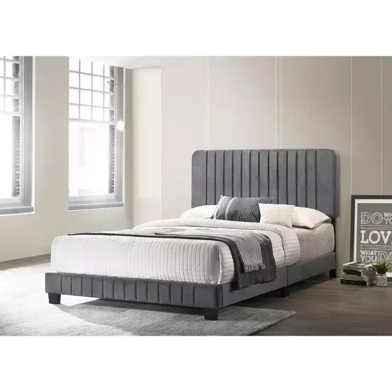 Letto King in velluto trapuntato a canali nero/grigio per 2 persone