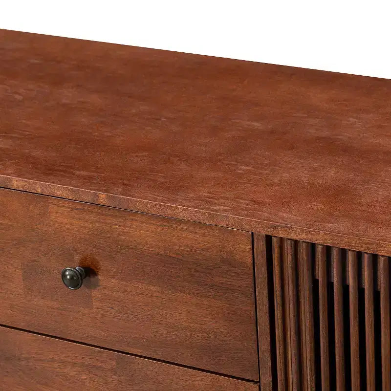 Credenza a 3 cassetti larga 147 cm con ante a doghe, Acorn/Walnut